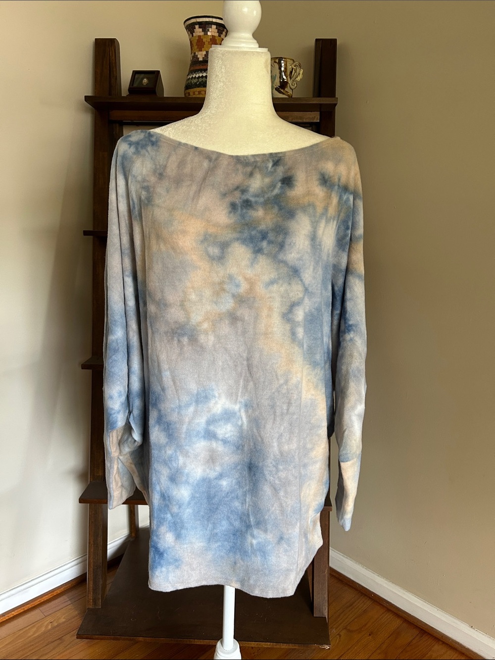 Tie-Dye Blue and Beige Dolman Sleeve Tunic